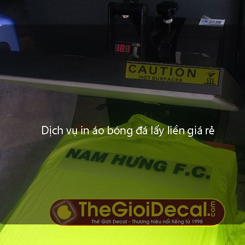 Dịch vụ in áo bóng đá lấy liền giá rẻ Dịch vụ in áo bóng đá lấy liền giá rẻ